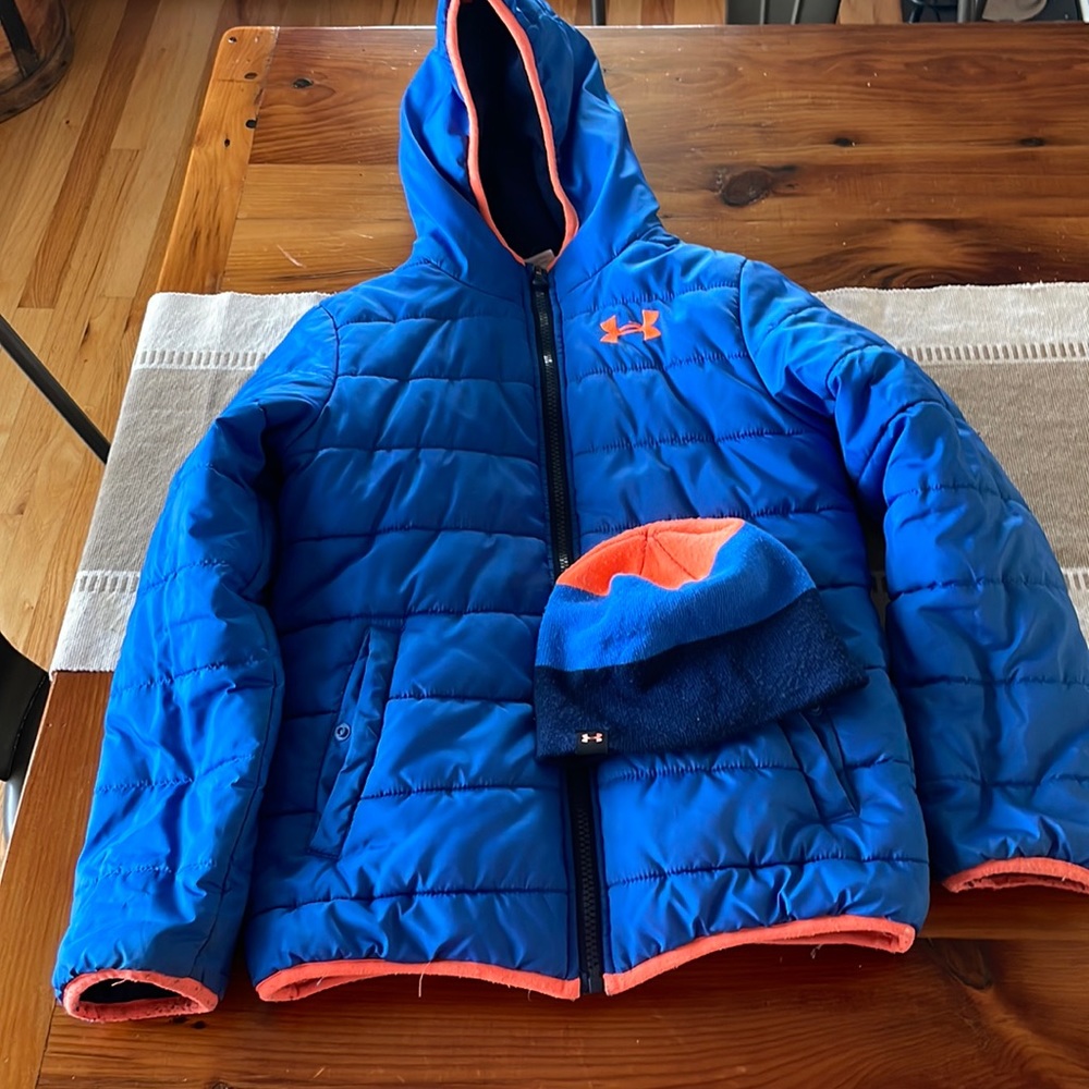 Boys under Armour youth small winter coat & hat. Worn one season.